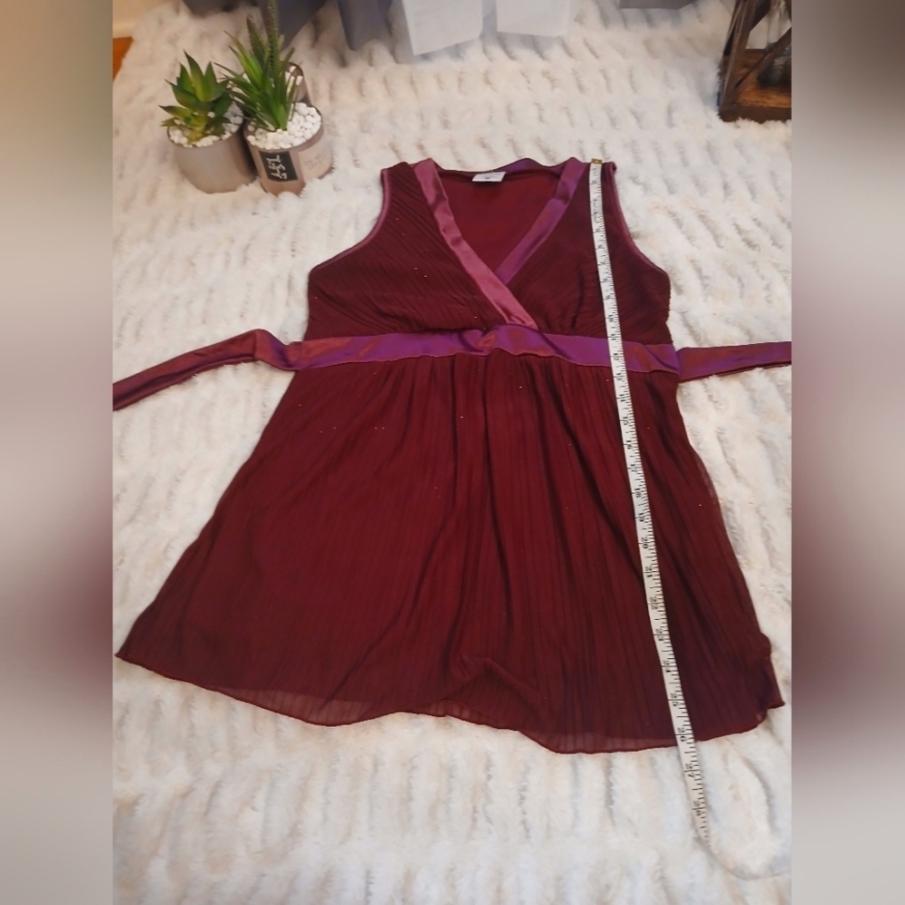Elegant Burgundy V-Neck top - Picture 8 of 11